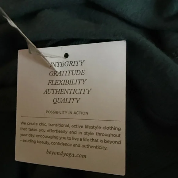 Beyond Yoga Off Duty Pullover in Medium Green NWT Sz Lg. Bloomingdale’s Ret $108 - Picture 11 of 11